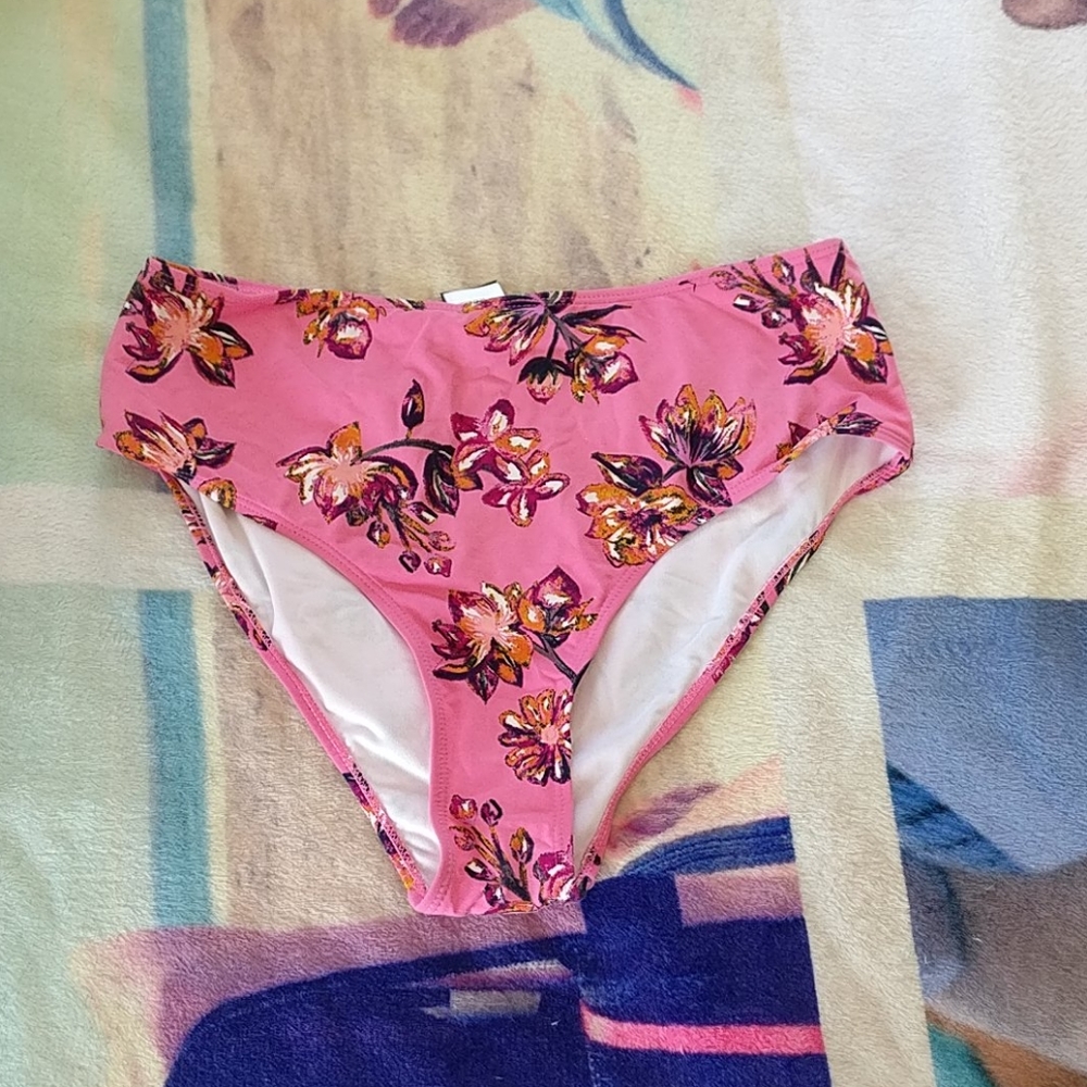 Cotton on High Waisted bottoms